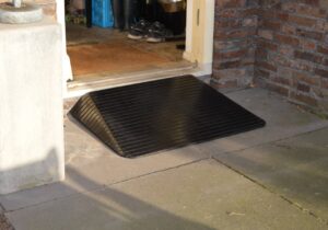 2,5 cm - Rubberen Drempelhulp Schuin 2,5 cm - Rubberen Drempelhulp Schuin