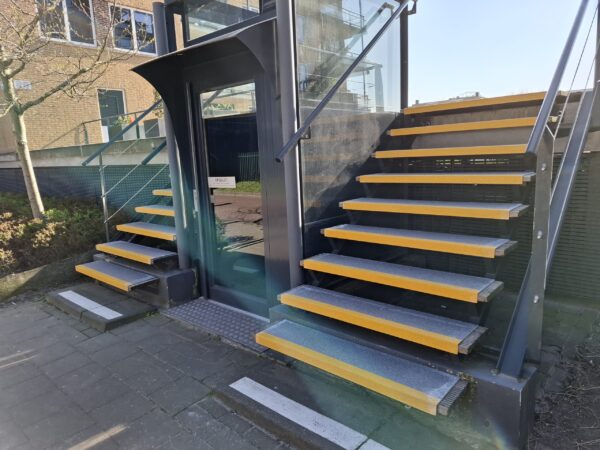 Antislip traptreden profiel