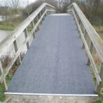 Antislipmat op steile brug