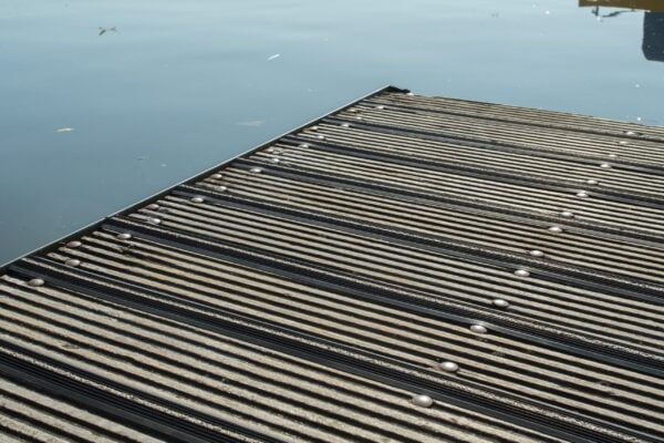 Antislipprofiel voor vlonderplanken - met antislipstrip