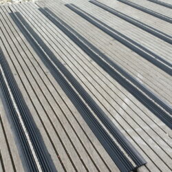 Antislipprofiel voor vlonderplanken - met antislipstrip