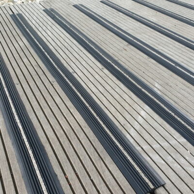Alternative view of Antislipprofiel voor vlonderplanken - met antislipstrip
