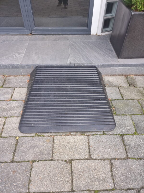 12,5 cm - Rubberen Drempelhulp Schuin 12,5 cm - Rubberen Drempelhulp Schuin