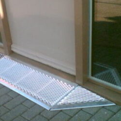 t/m 5 cm Miniramp 3 zijdig drempelhoogte met potenset - Afbeelding 1