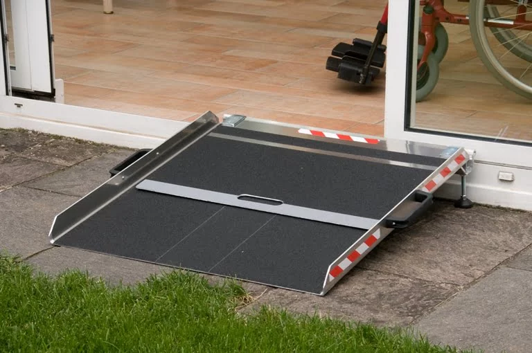 12,5 t/m 19 cm hoog Opklapbare oprijplaat voor schuifpui en balkon - Afbeelding 6