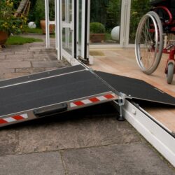 6 t/m 10 cm hoog Opklapbare oprijplaat voor schuifpui en balkon