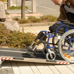 3 t/m 24,5 cm - Oprijplaat aluminium met steunpoten 3 t/m 24,5 cm - Oprijplaat aluminium met steunpoten