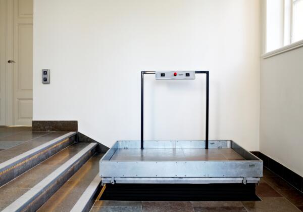 LP50H Platform lift