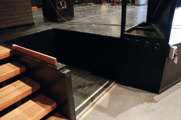 SLP model G - Platform lift