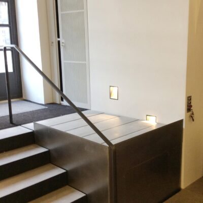 Alternative view of SLP model E - Platform lift