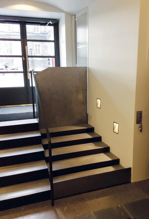 SLP model E - Platform lift SLP model E - Platform lift