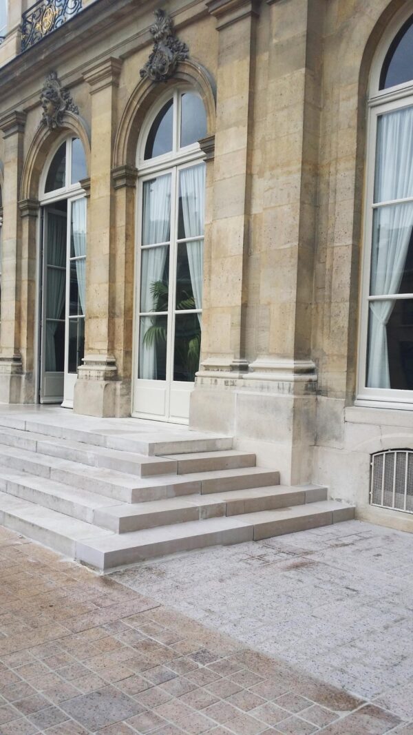 SLP model E - Platform lift SLP model E - Platform lift