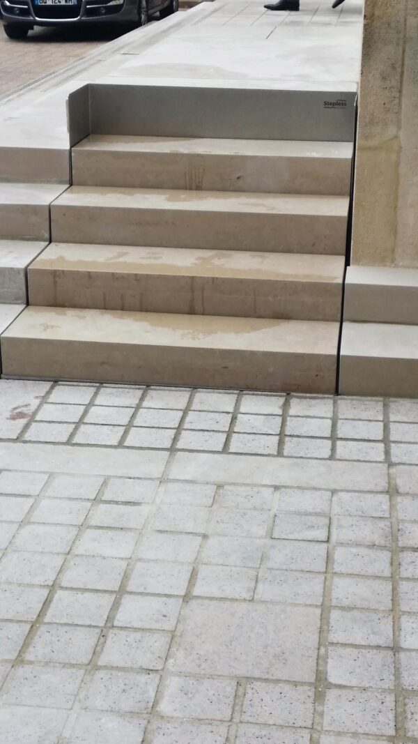 SLP model E - Platform lift SLP model E - Platform lift