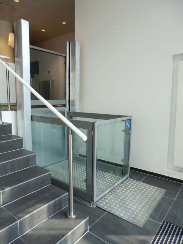 LP8 Platform lift