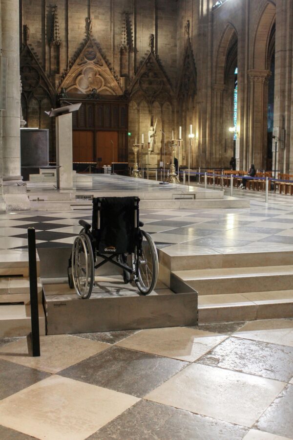 SLP model E - Platform lift SLP model E - Platform lift