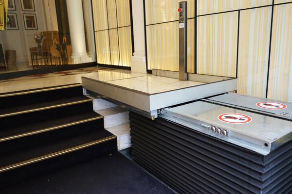 LP50H Platform lift