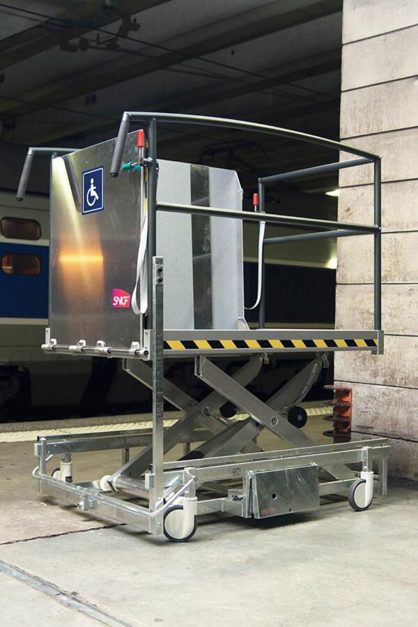 LP11 Platform lift