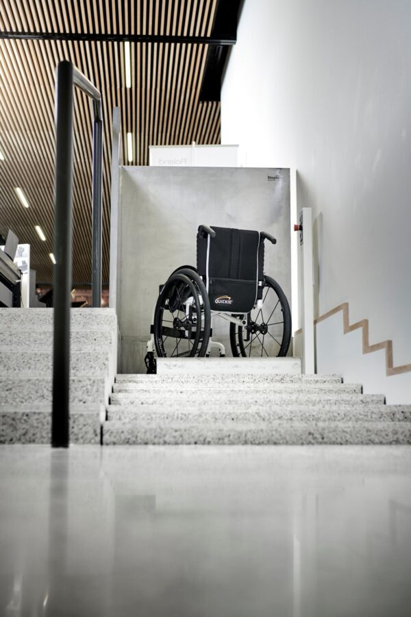 SLP model C - Platform lift SLP model C - Platform lift