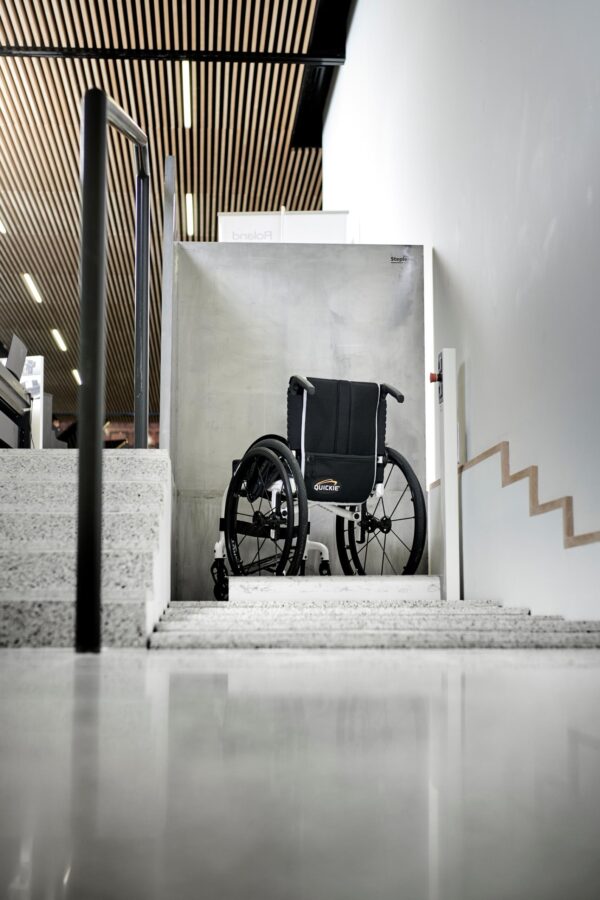 SLP model C - Platform lift SLP model C - Platform lift