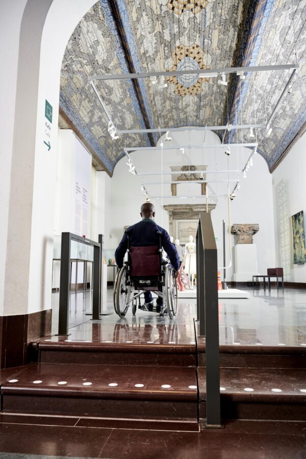 SLP model C - Platform lift SLP model C - Platform lift