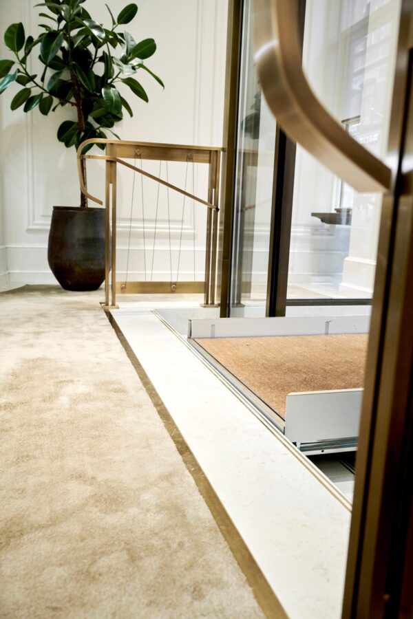 LP50H Platform lift LP50H Platform lift