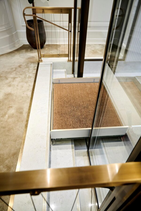 LP50H Platform lift LP50H Platform lift