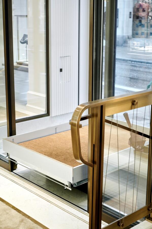 LP50H Platform lift