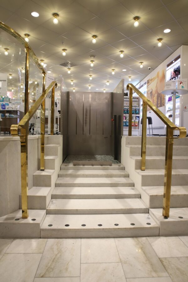 SLP model C - Platform lift SLP model C - Platform lift