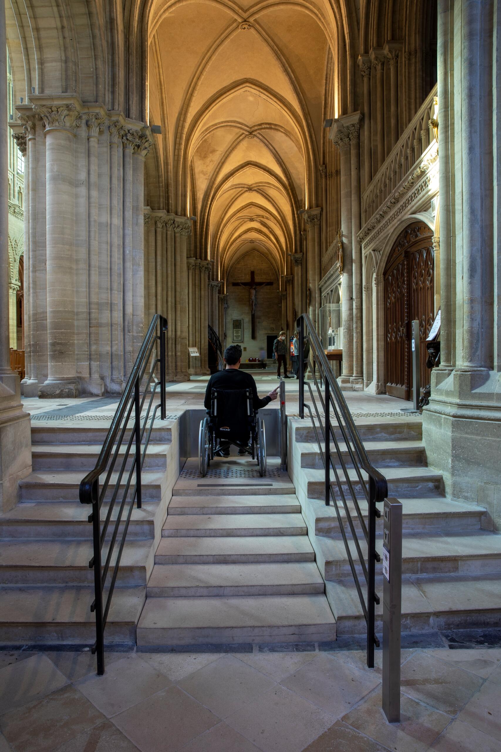 6571_19_slp231_c_-bayeux-cathedral_normandy_2021