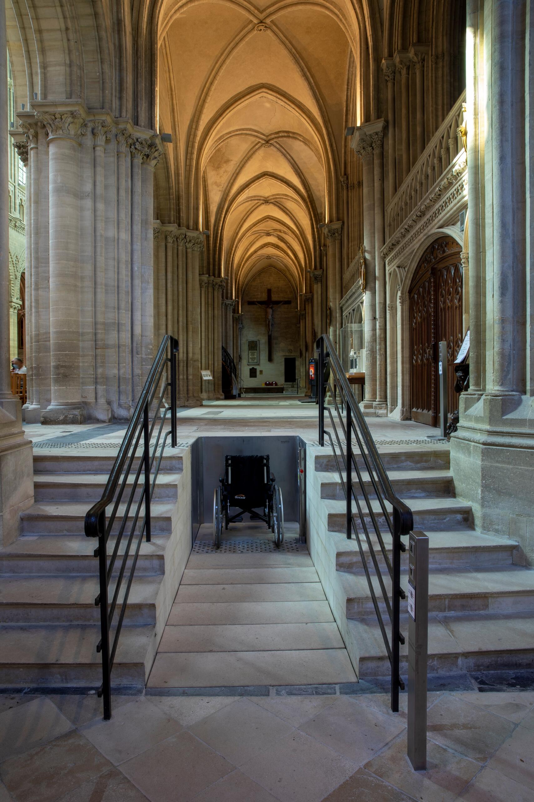 6571_23_slp231_c_-bayeux-cathedral_normandy_2021