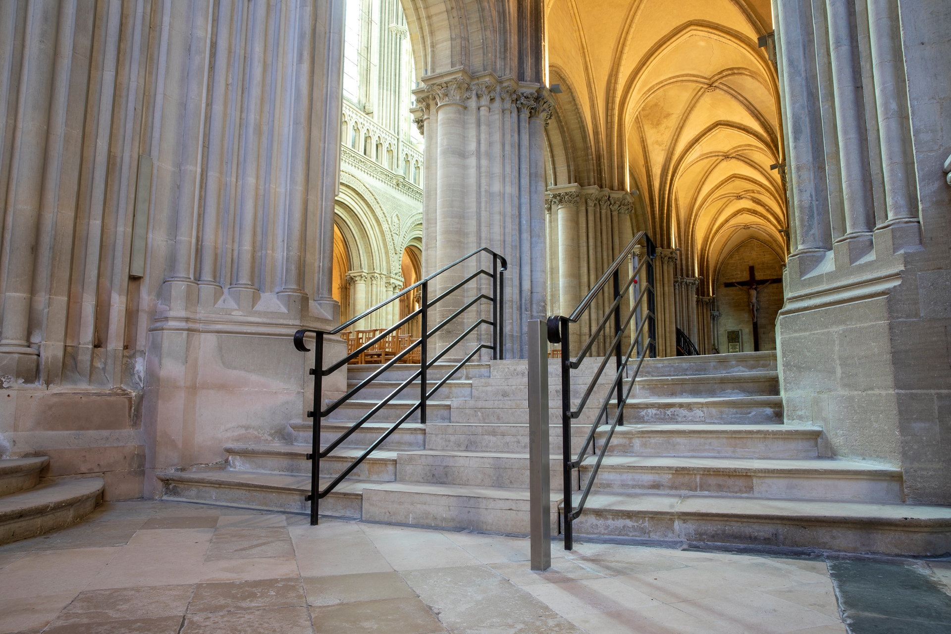 6571_40_slp231_c_-bayeux-cathedral_normandy_2021