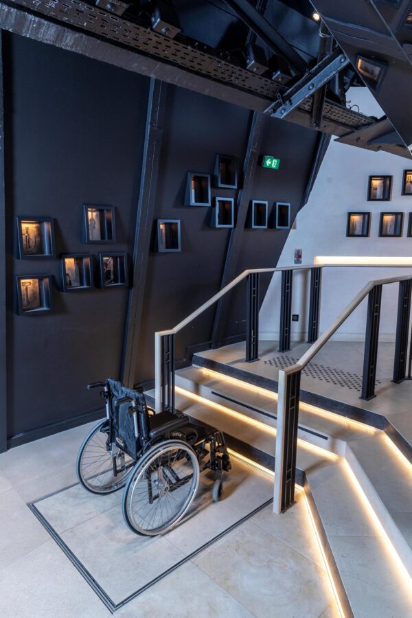 LP50H Platform lift LP50H Platform lift