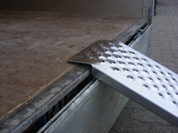 Rechte achter/kofferbak ramp - 200 cm Rechte achter/kofferbak ramp - 200 cm