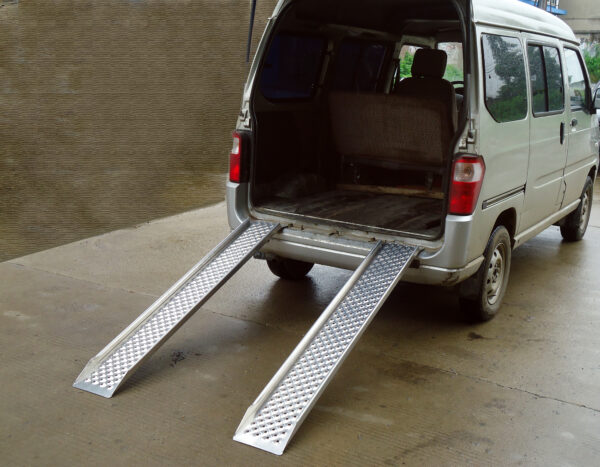 Rechte achter/kofferbak ramp - 200 cm Rechte achter/kofferbak ramp - 200 cm